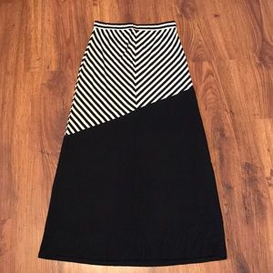Black & white maxi skirt